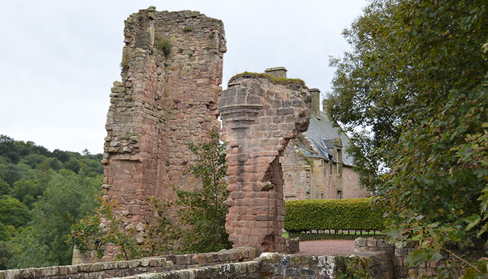 About Rosslyn Castle